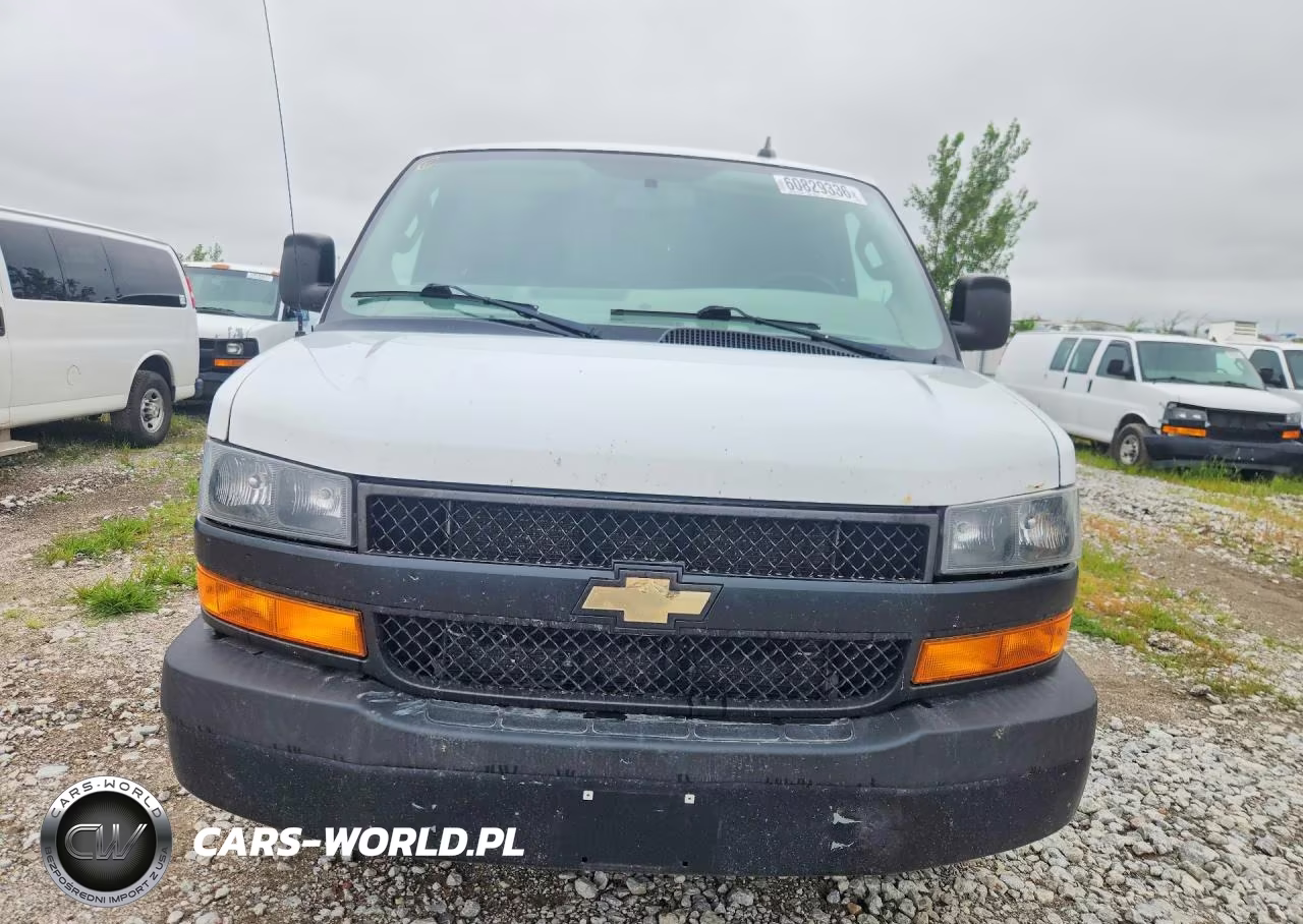 2018 Chevrolet Express G3500 VIN:1GCZGHFG0J1335194 - 5