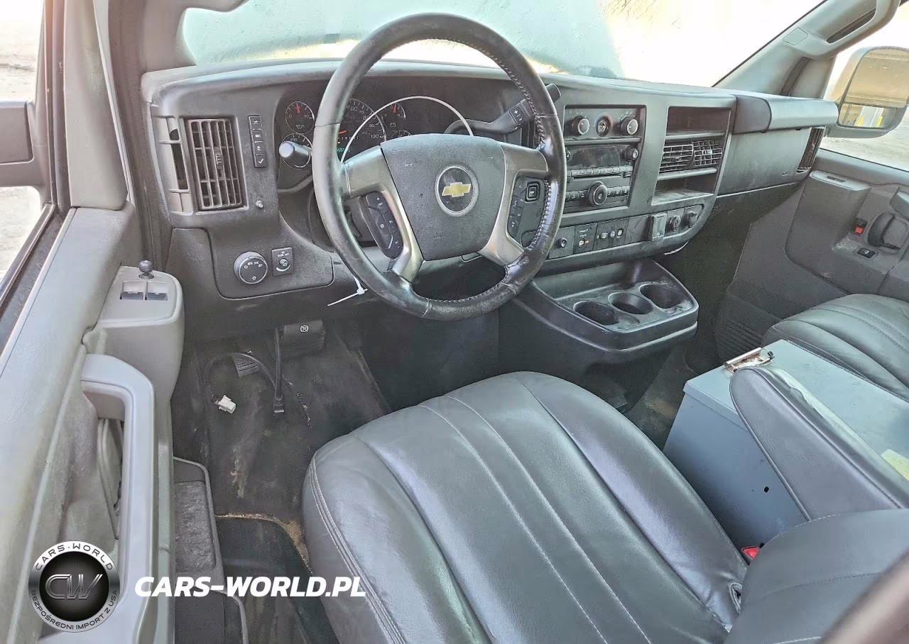 2018 Chevrolet Express G3500 VIN:1GCZGHFG0J1335194 - 8