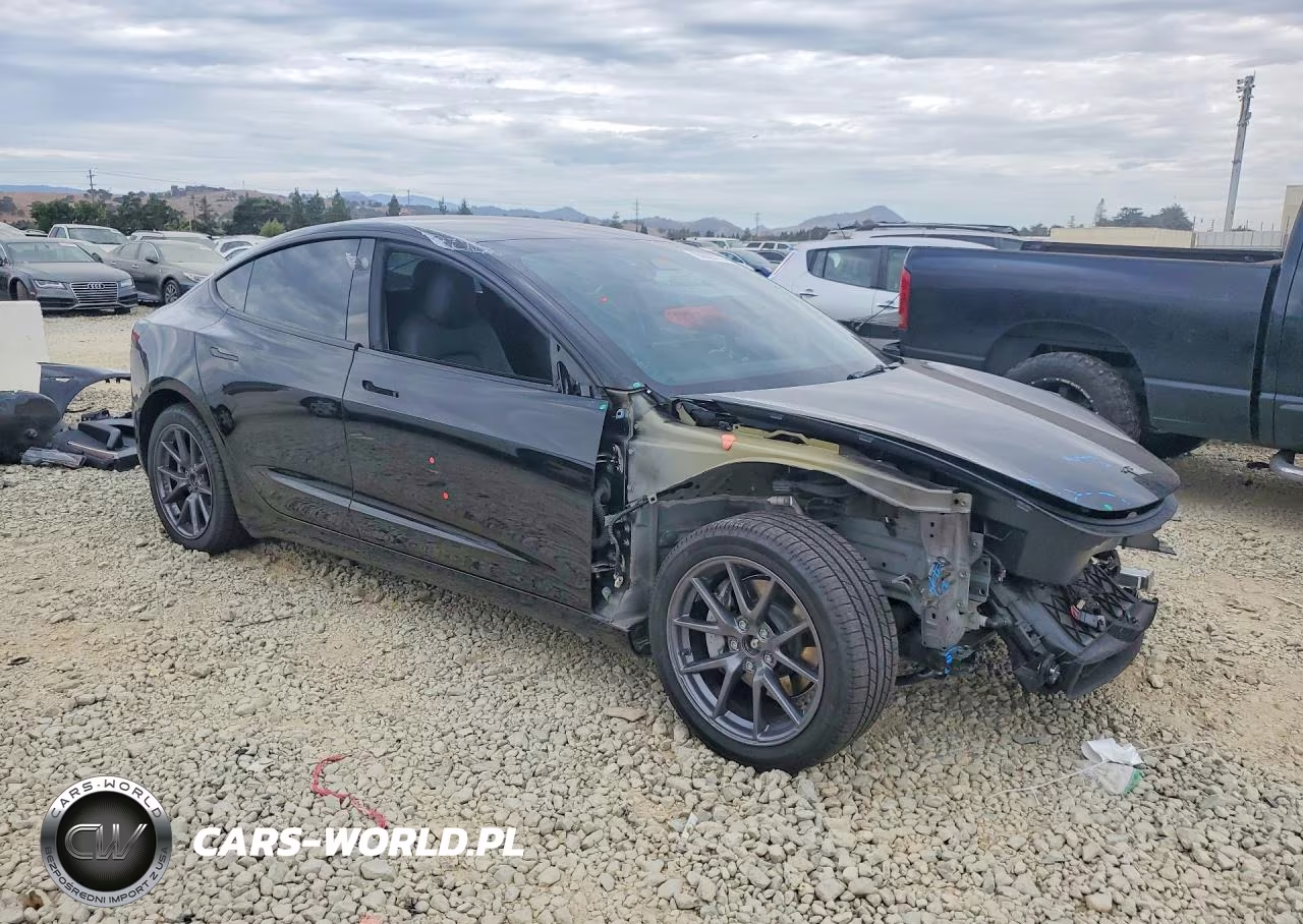 2023 Tesla Model 3 VIN:5YJ3E1EBXPF616704 - 4