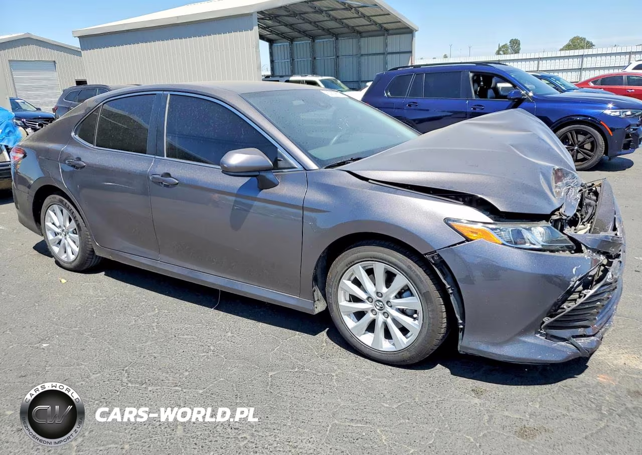 2019 Toyota Camry Le VIN:4T1B11HK4KU779251 - 4
