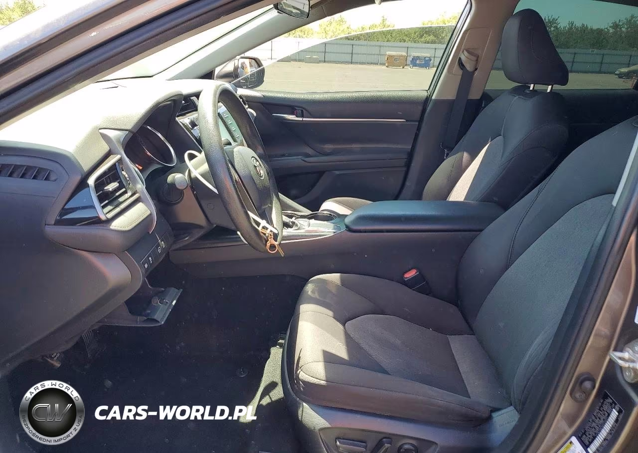 2019 Toyota Camry Le VIN:4T1B11HK4KU779251 - 7