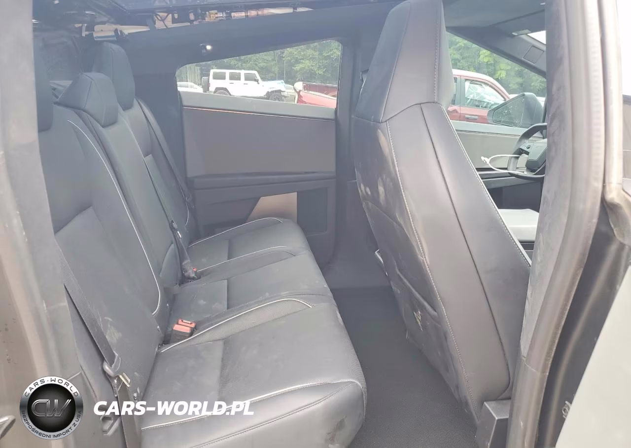 2024 Tesla Cybertruck VIN:7G2CEHEE8RA044371 - 10