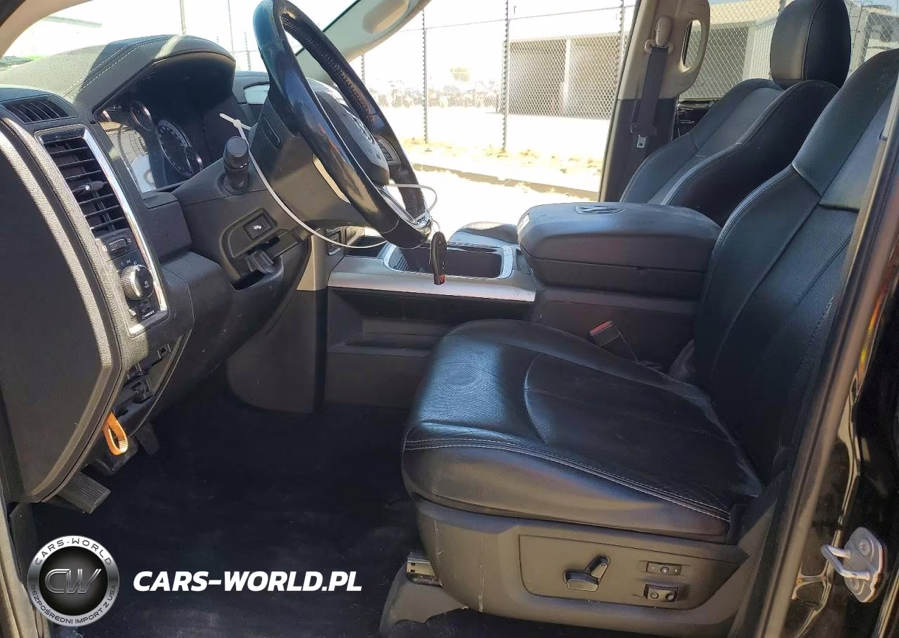 2019 Ram 1500 Classic Laramie VIN:1C6RR7NM6KS726221 - 7