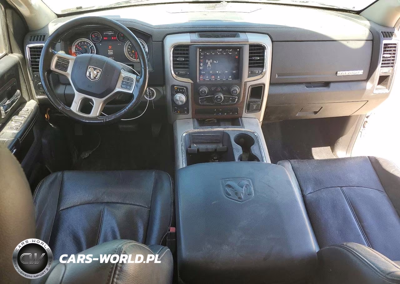 2019 Ram 1500 Classic Laramie VIN:1C6RR7NM6KS726221 - 8