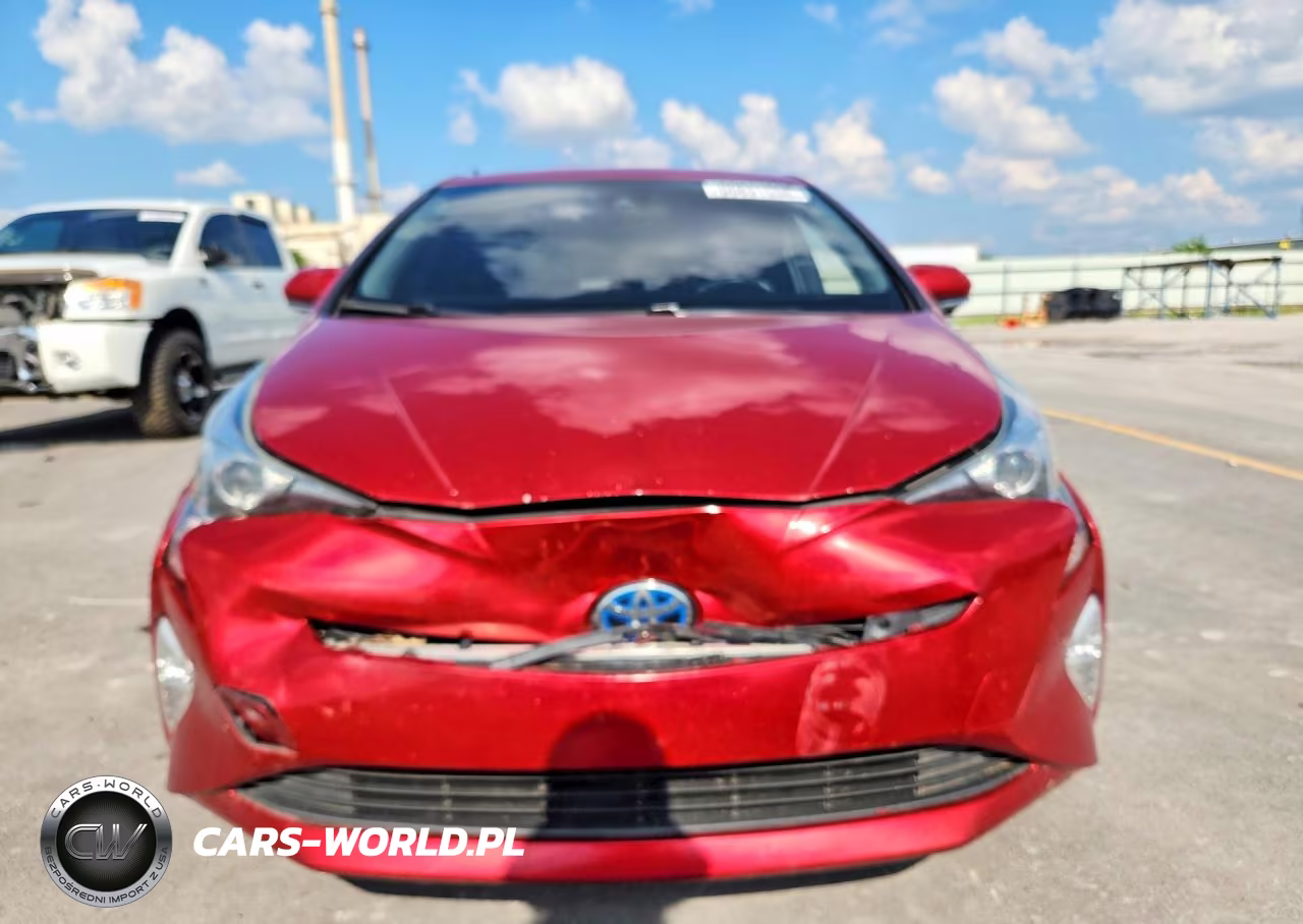 2018 Toyota Prius Four Touring VIN:JTDKARFU6J3550579 - 5