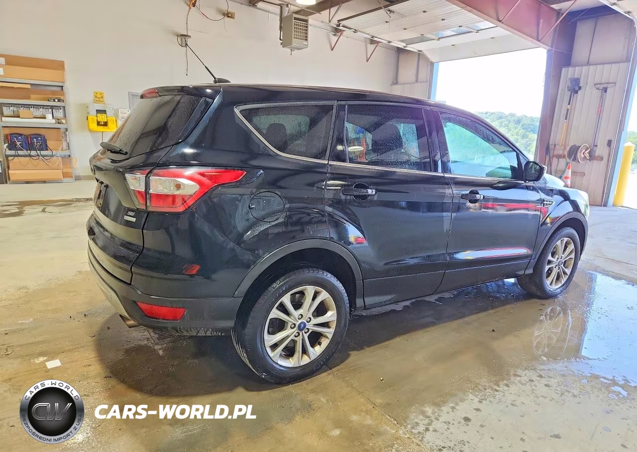2017 Ford Escape Se VIN:1FMCU0GD5HUE39253 - 3