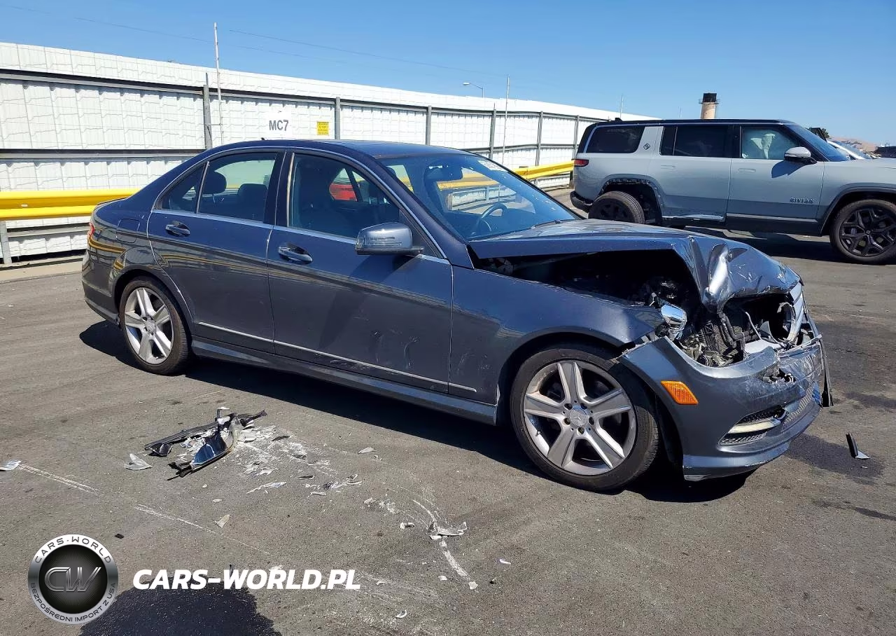 2011 Mercedes-Benz C 300 VIN:WDDGF5EB5BR169987 - 4