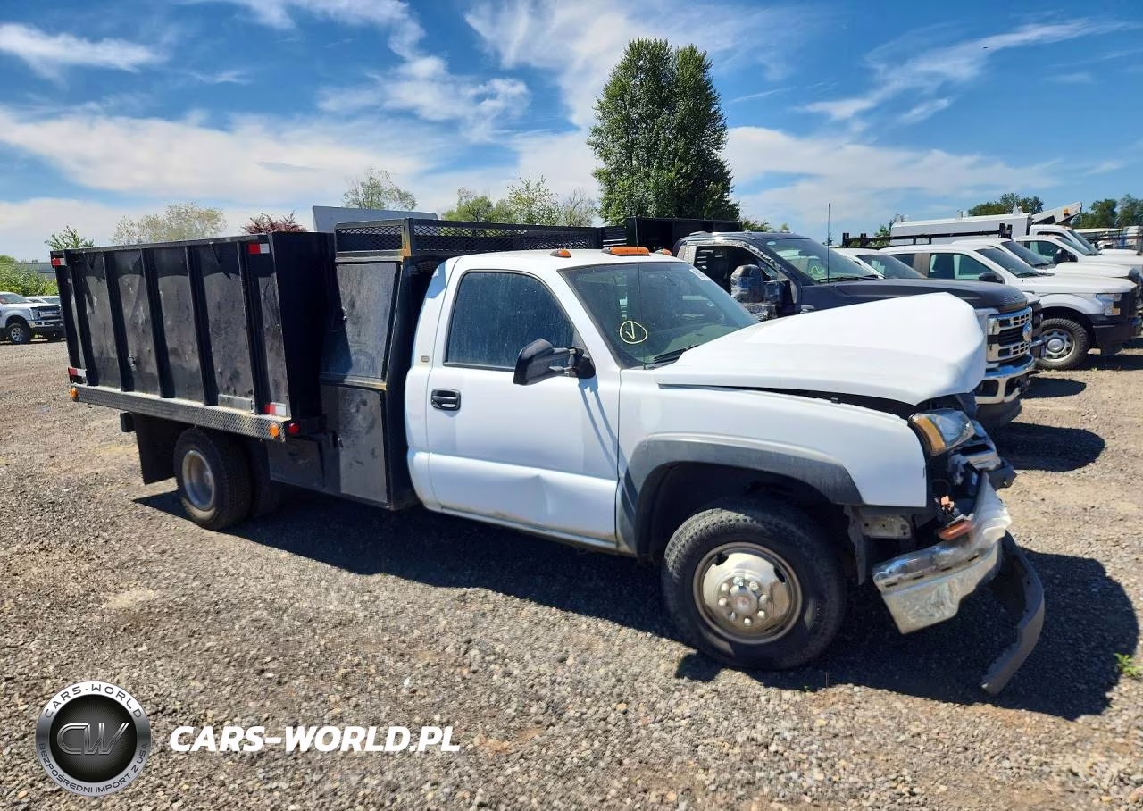 2005 Chevrolet Silverado K3500 Dump Truck VIN:1GBJK34G45E278518 - 4