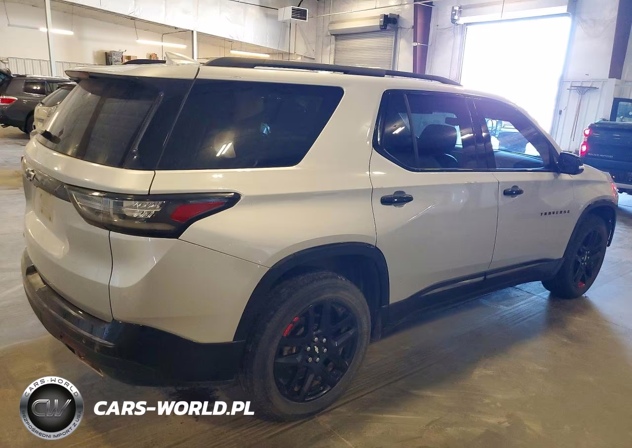 2018 Chevrolet Traverse Premier VIN:1GNERKKW4JJ246786 - 3