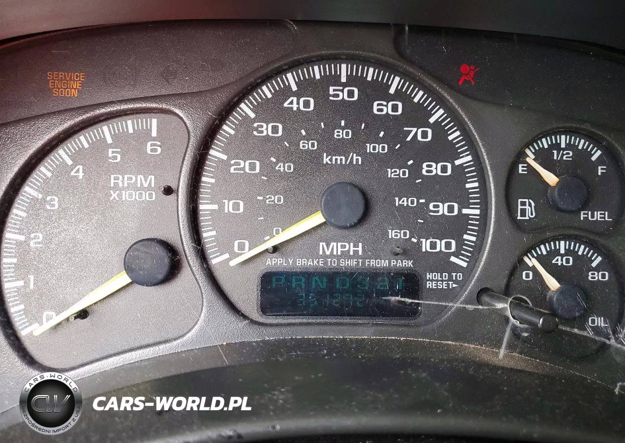 1999 Chevrolet Silverado C1500 VIN:1GCEC14W6XZ186666 - 9