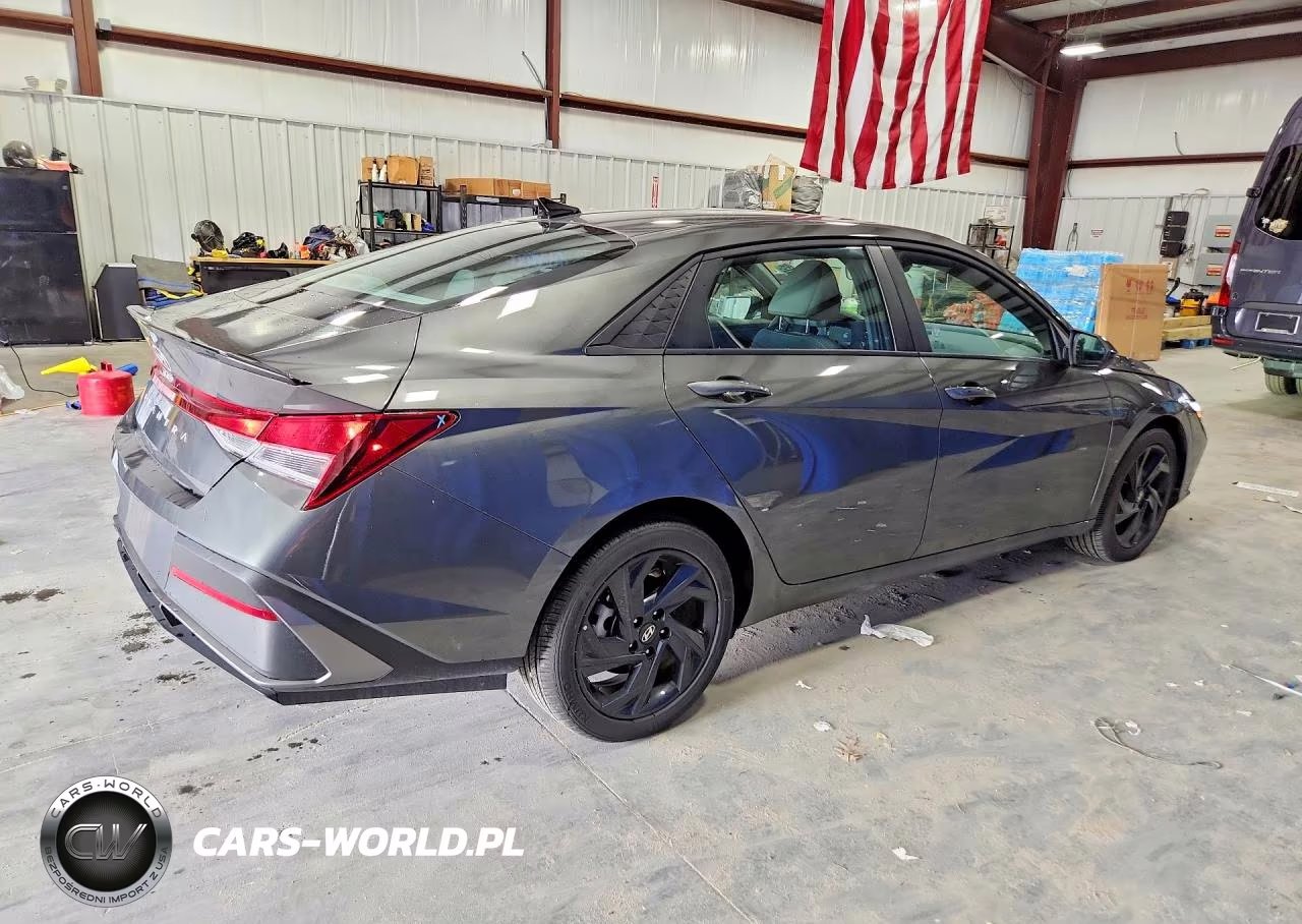 2026 Hyundai Elantra Sel Sport VIN:KMHLM4DGXTU113348 - 3