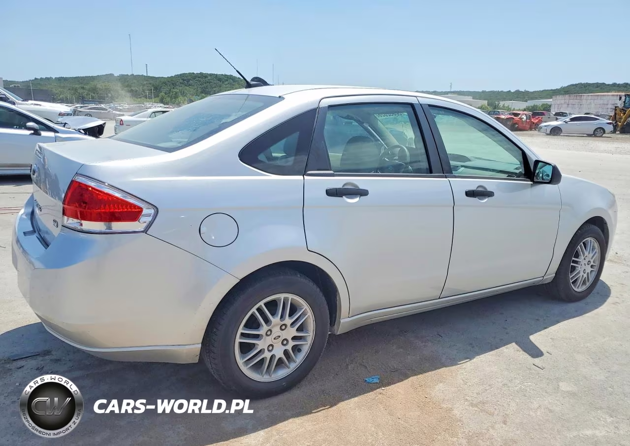 2010 Ford Focus Se VIN:1FAHP3FN4AW199853 - 3