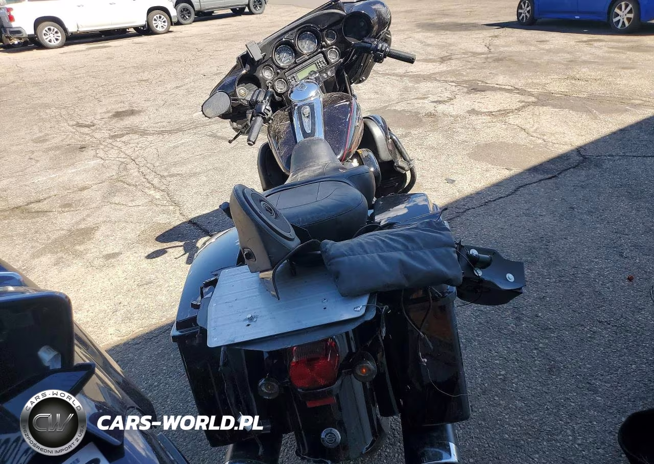 2010 Harley-Davidson Flhtcuse5 Blk VIN:1HD1PR821AB957784 - 4
