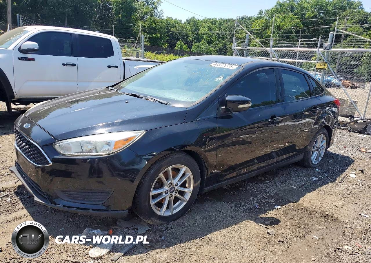 2016 Ford Focus Se VIN:1FADP3F23GL288067 - 1
