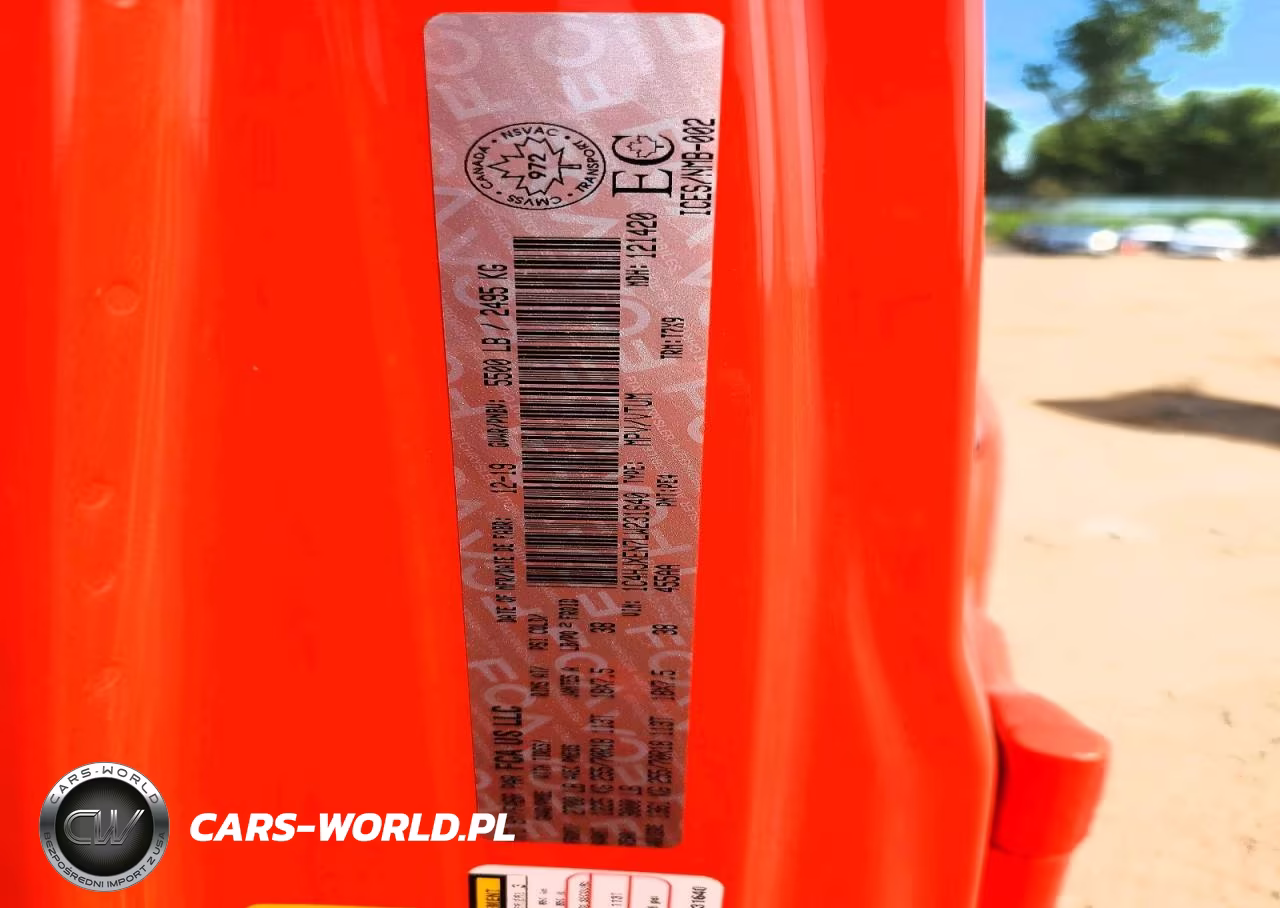 2020 Jeep Wrangler Unlimited Sahara VIN:1C4HJXEN7LW231640 - 13
