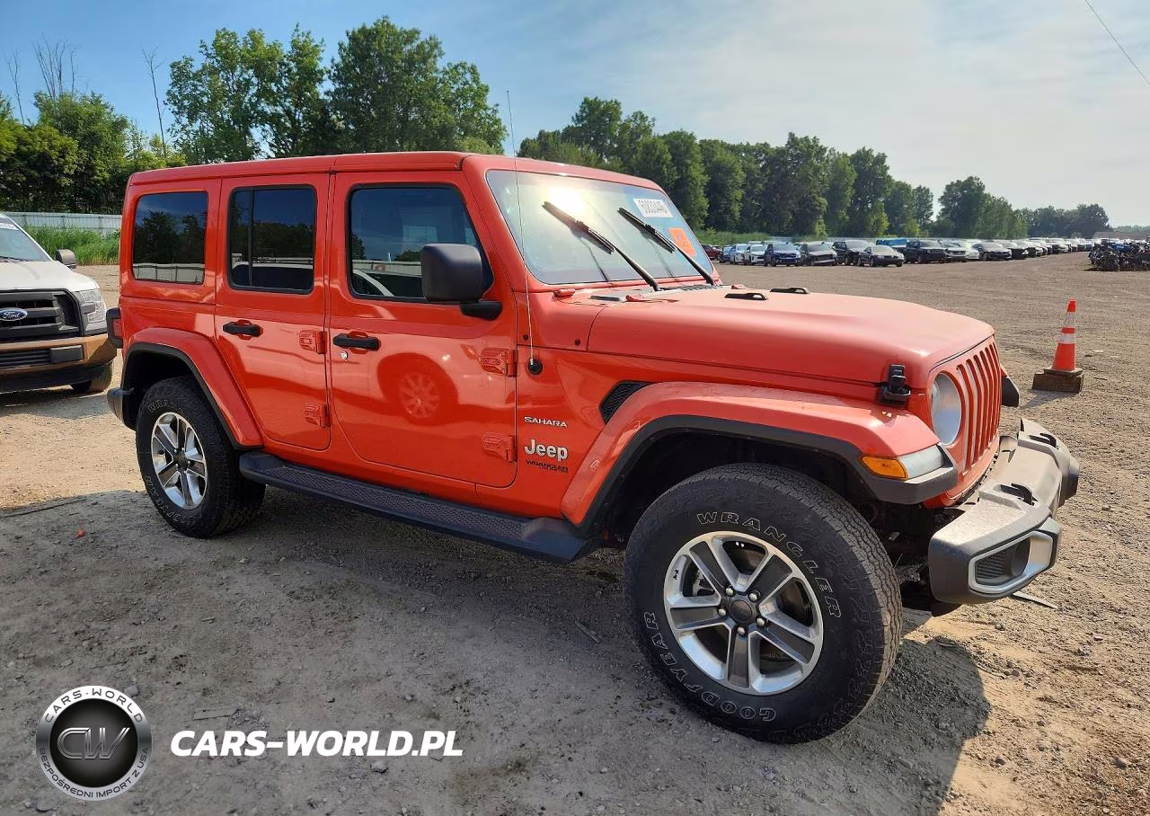 2020 Jeep Wrangler Unlimited Sahara VIN:1C4HJXEN7LW231640 - 4