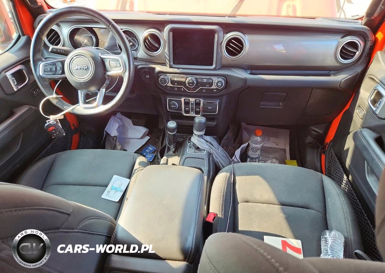 2020 Jeep Wrangler Unlimited Sahara VIN:1C4HJXEN7LW231640 - 8