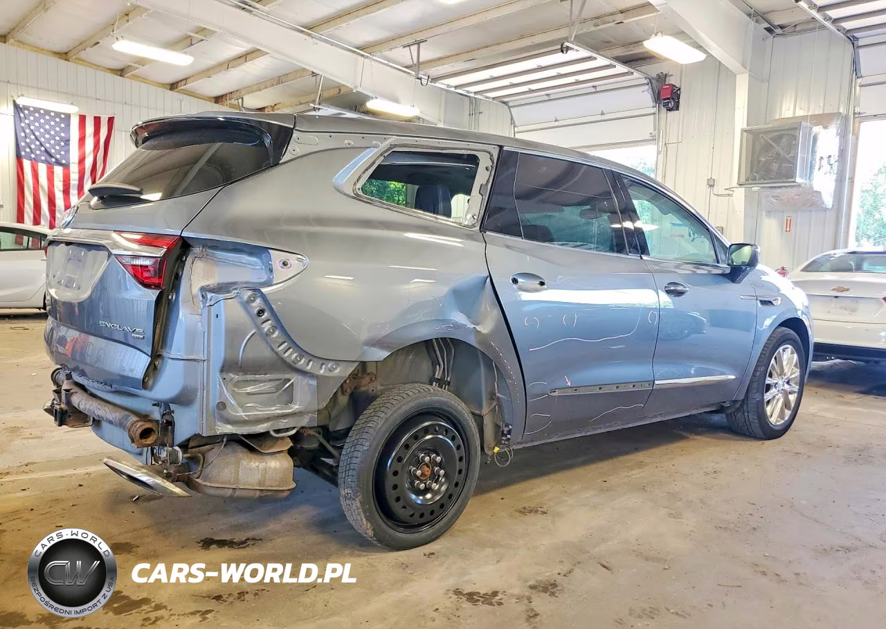 2018 Buick Enclave Essence VIN:5GAEVAKW0JJ160004 - 3