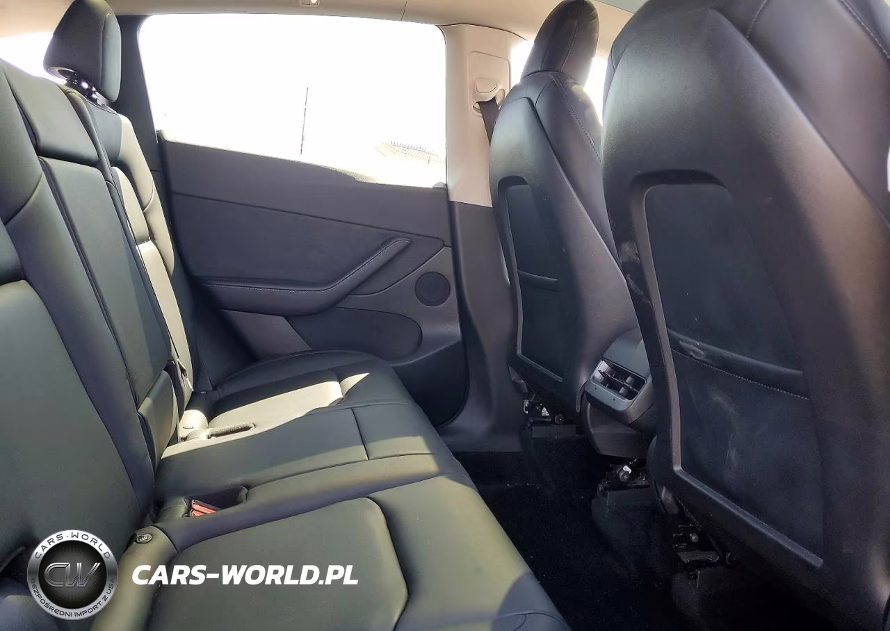 2022 Tesla Model Y VIN:7SAYGDEE2NF409753 - 10