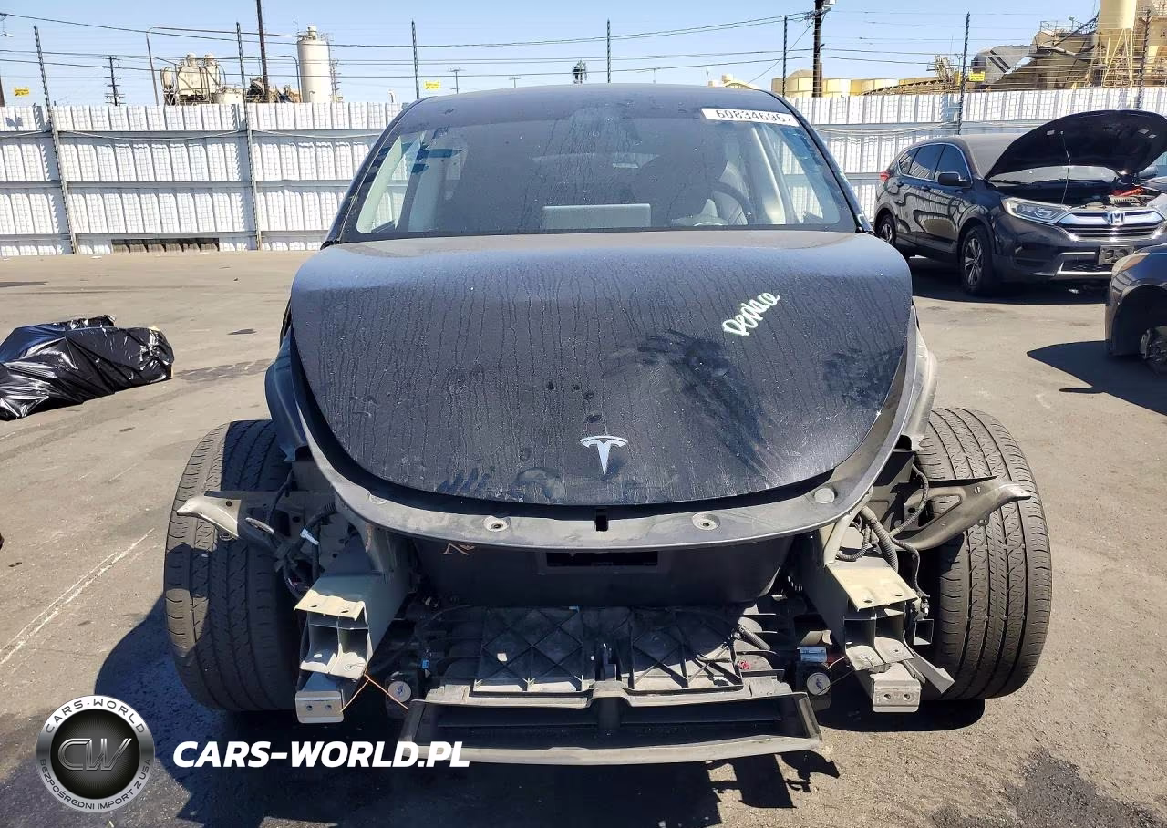 2022 Tesla Model Y VIN:7SAYGDEE2NF409753 - 5