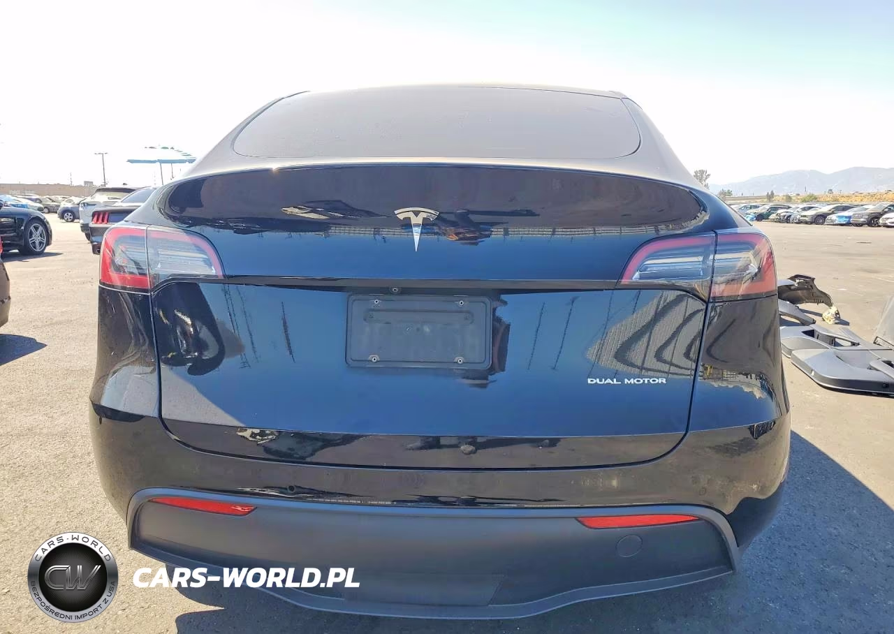 2022 Tesla Model Y VIN:7SAYGDEE2NF409753 - 6