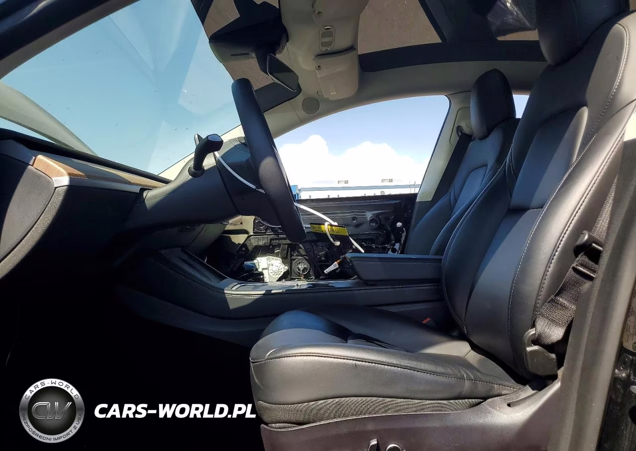 2022 Tesla Model Y VIN:7SAYGDEE2NF409753 - 7