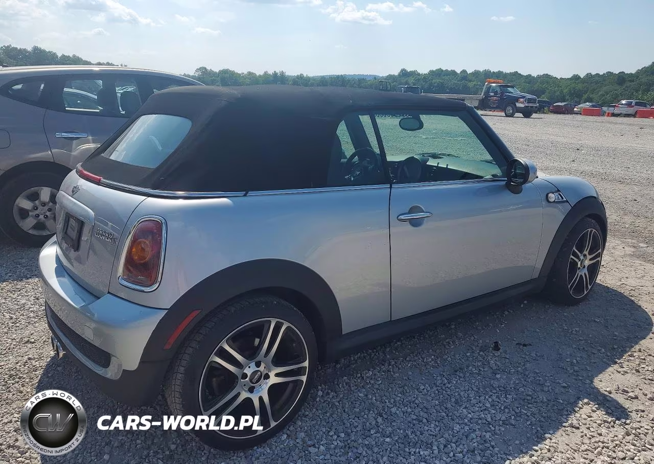 2009 Mini Cooper S VIN:WMWMS33569TG88182 - 3
