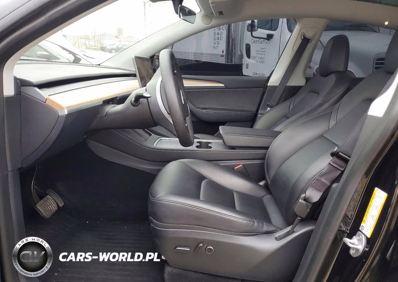 2023 Tesla Model Y VIN:7SAYGDEE0PA109905 - 7
