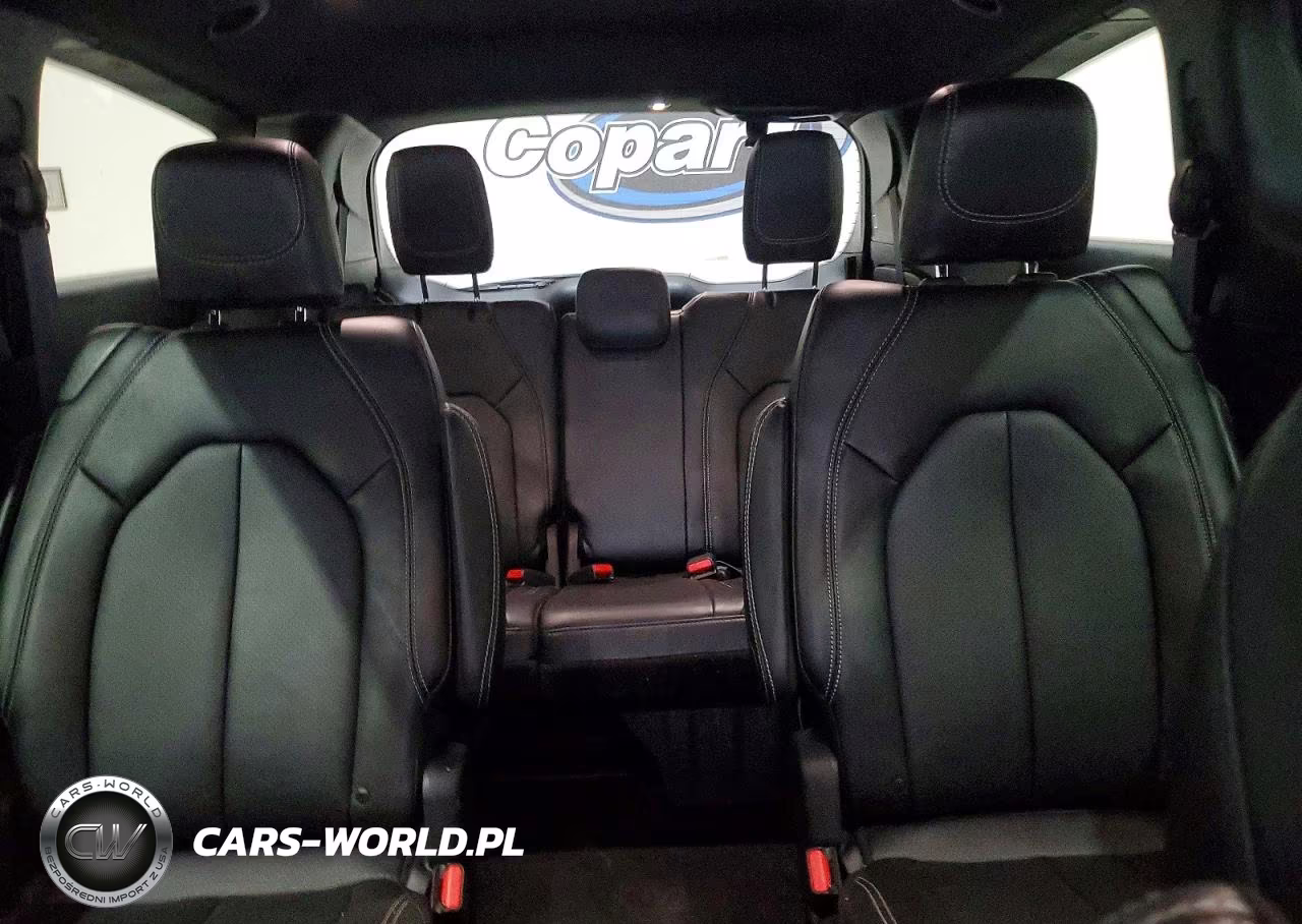 2026 Chrysler Pacifica Select VIN:2C4RC1BG5TR213079 - 10