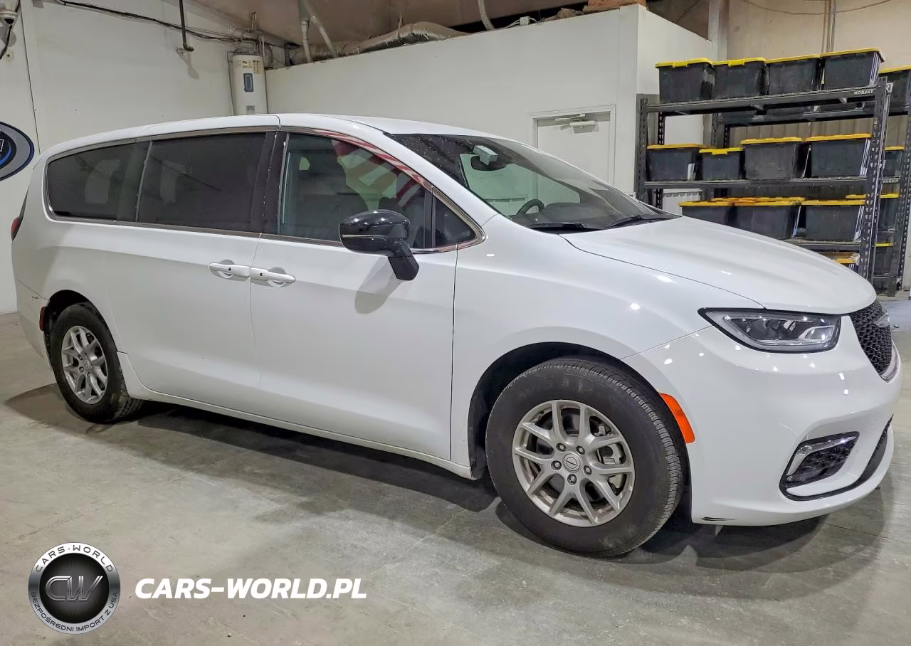 2026 Chrysler Pacifica Select VIN:2C4RC1BG5TR213079 - 4