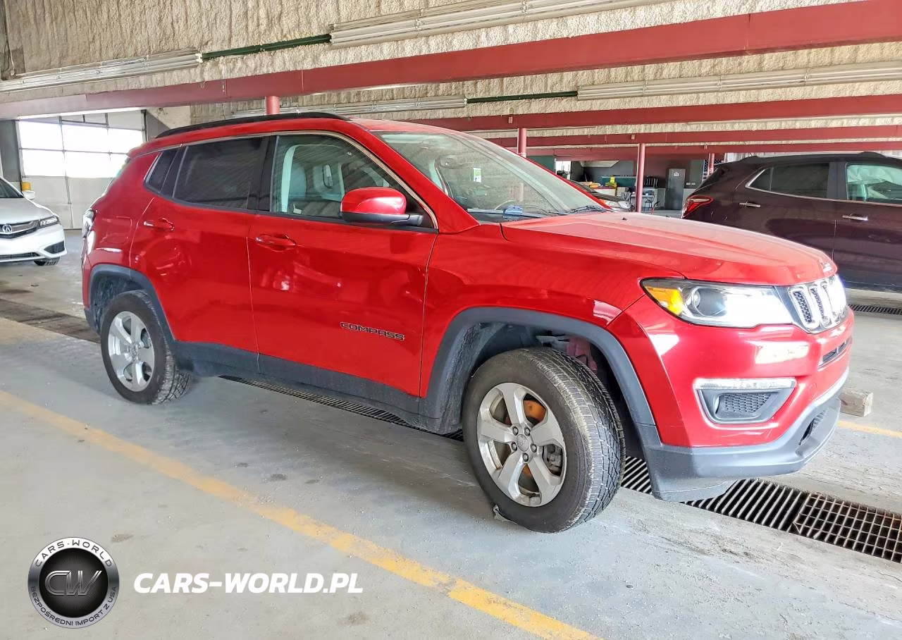 2018 Jeep Compass Latitude VIN:3C4NJDBB3JT142338 - 4