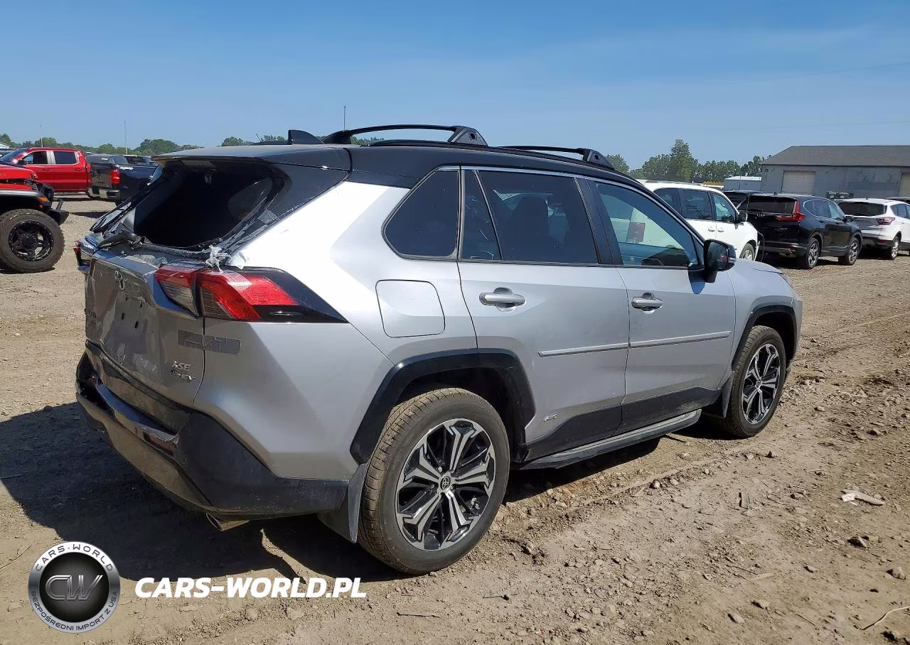 2025 Toyota Rav4 Xse VIN:JTMFB3FV8SD283137 - 3