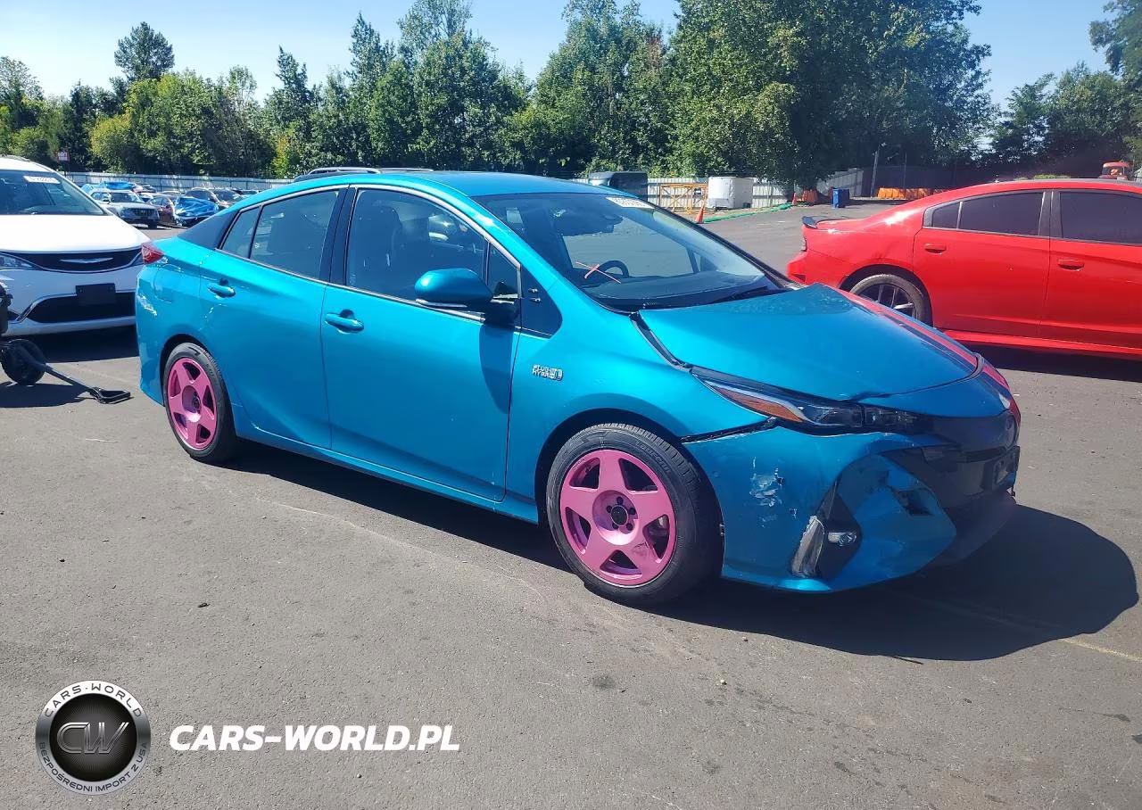 2020 Toyota Prius Prime Limited VIN:JTDKARFP5L3138618 - 4