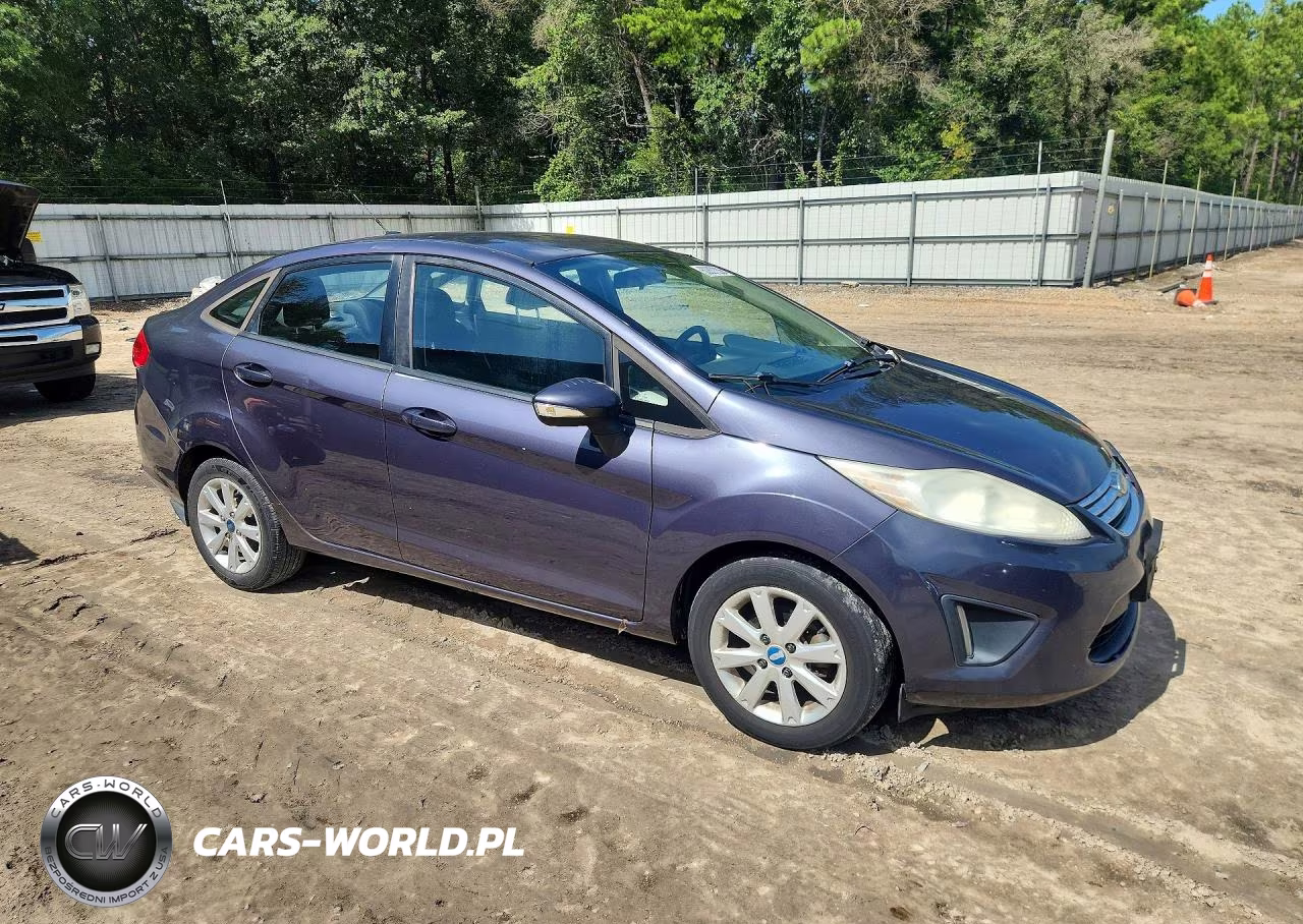 2013 Ford Fiesta VIN:3FADP4BJ5DM195032 - 4