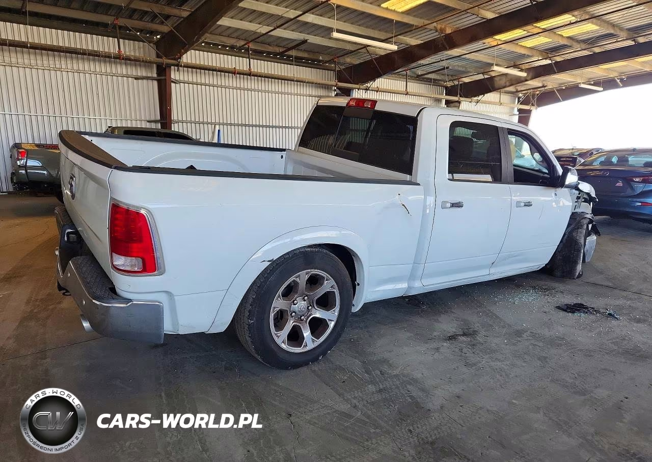 2017 Ram 1500 Laramie VIN:1C6RR6VT4HS752147 - 3