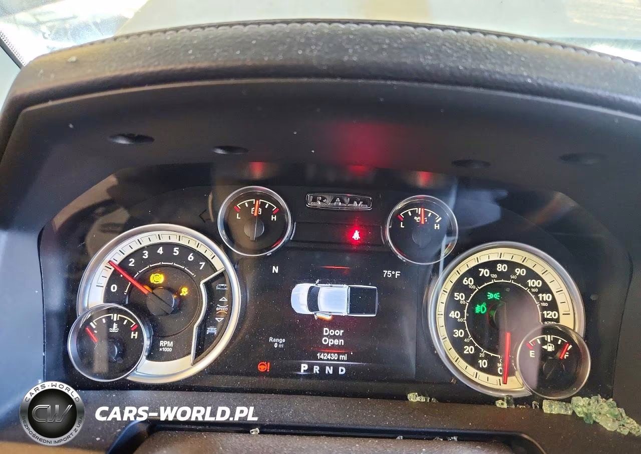 2017 Ram 1500 Laramie VIN:1C6RR6VT4HS752147 - 9
