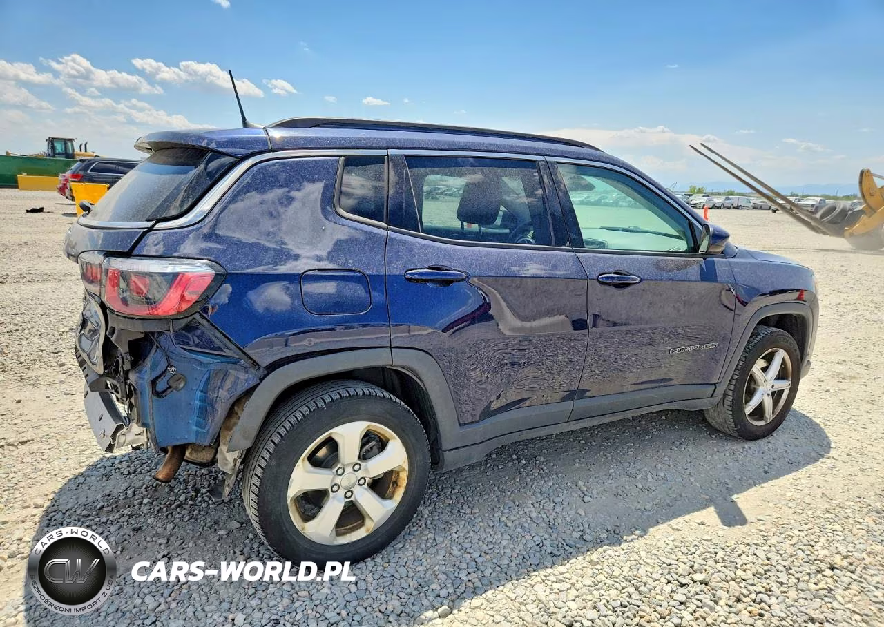 2019 Jeep Compass Latitude VIN:3C4NJDBB3KT628679 - 3