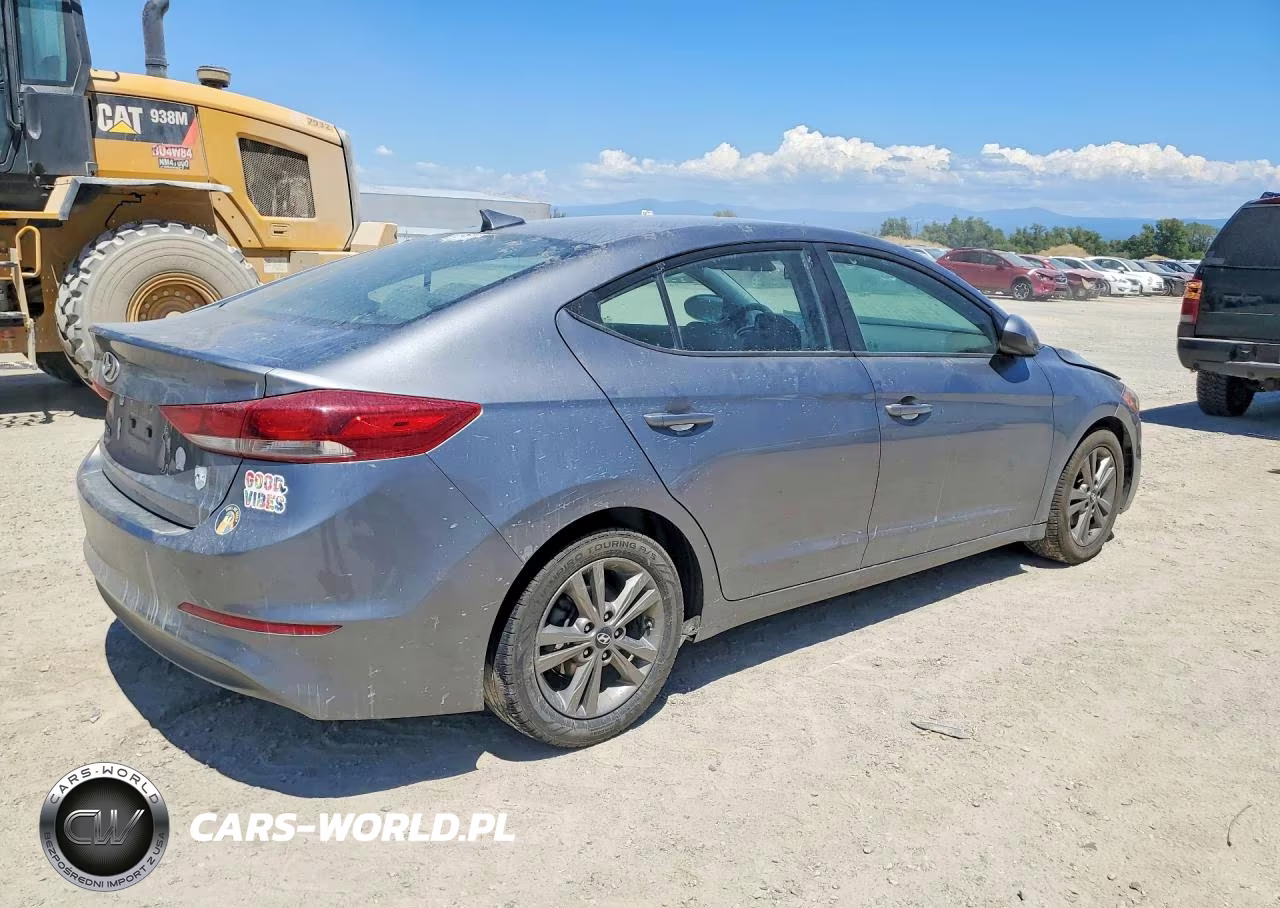 2018 Hyundai Elantra Sel VIN:5NPD84LF4JH252758 - 3