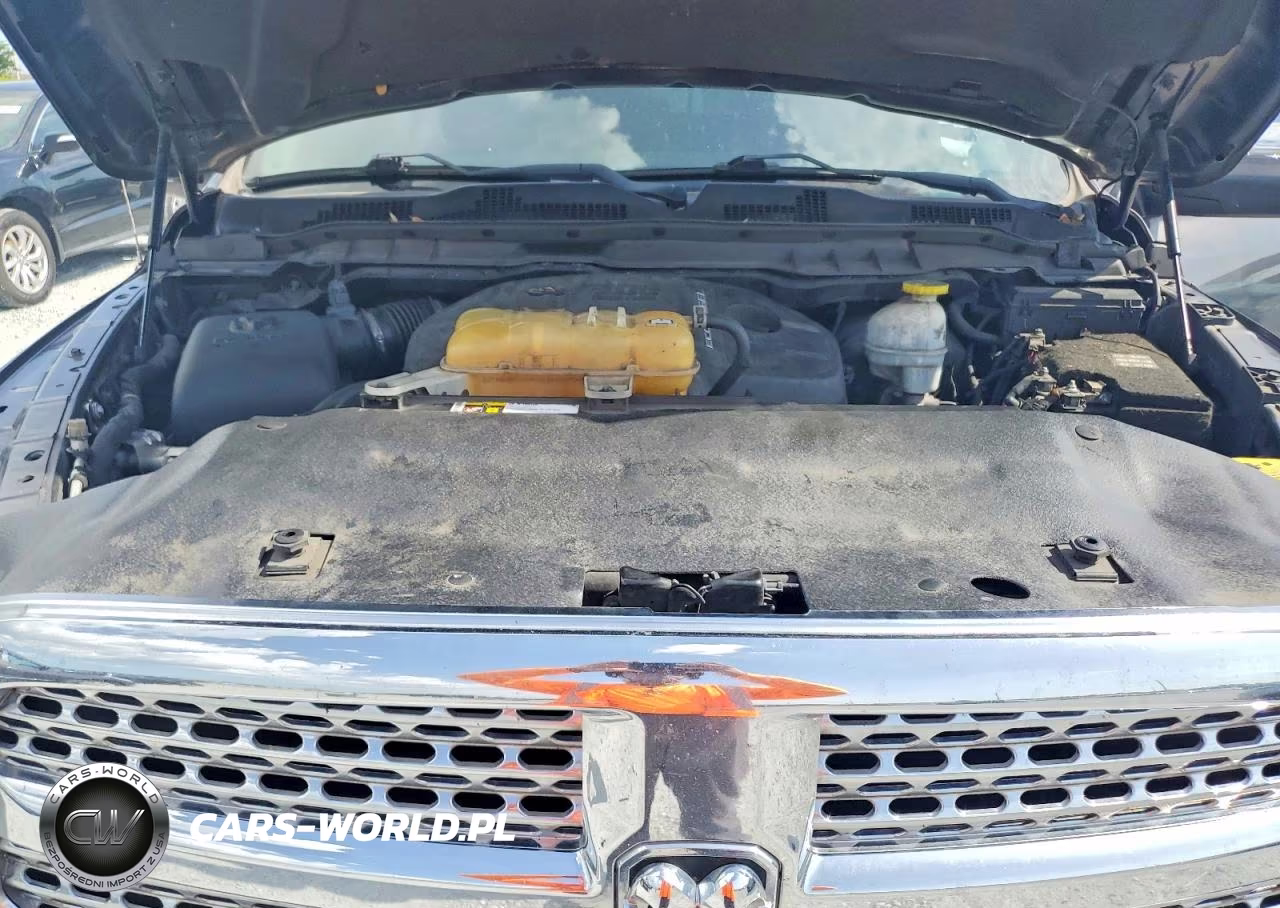 2018 Ram 1500 Laramie VIN:1C6RR7NM9JS353674 - 11