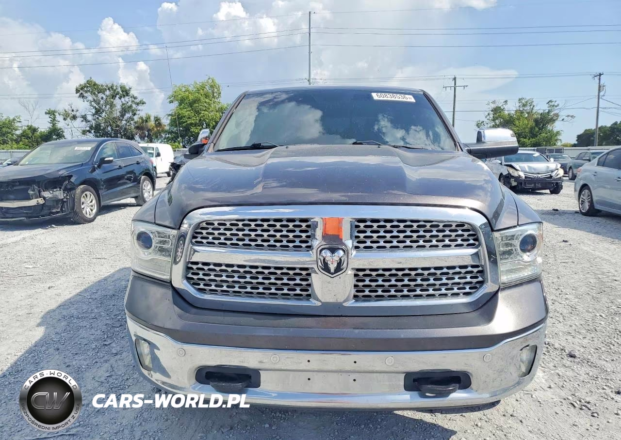 2018 Ram 1500 Laramie VIN:1C6RR7NM9JS353674 - 5