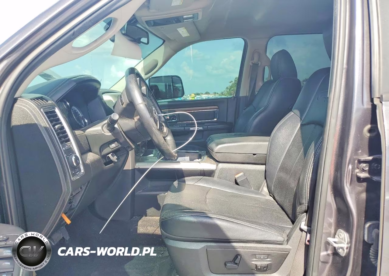 2018 Ram 1500 Laramie VIN:1C6RR7NM9JS353674 - 7