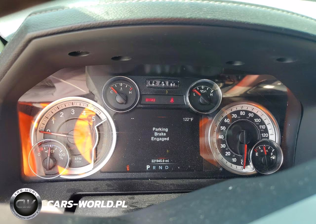 2018 Ram 1500 Laramie VIN:1C6RR7NM9JS353674 - 9