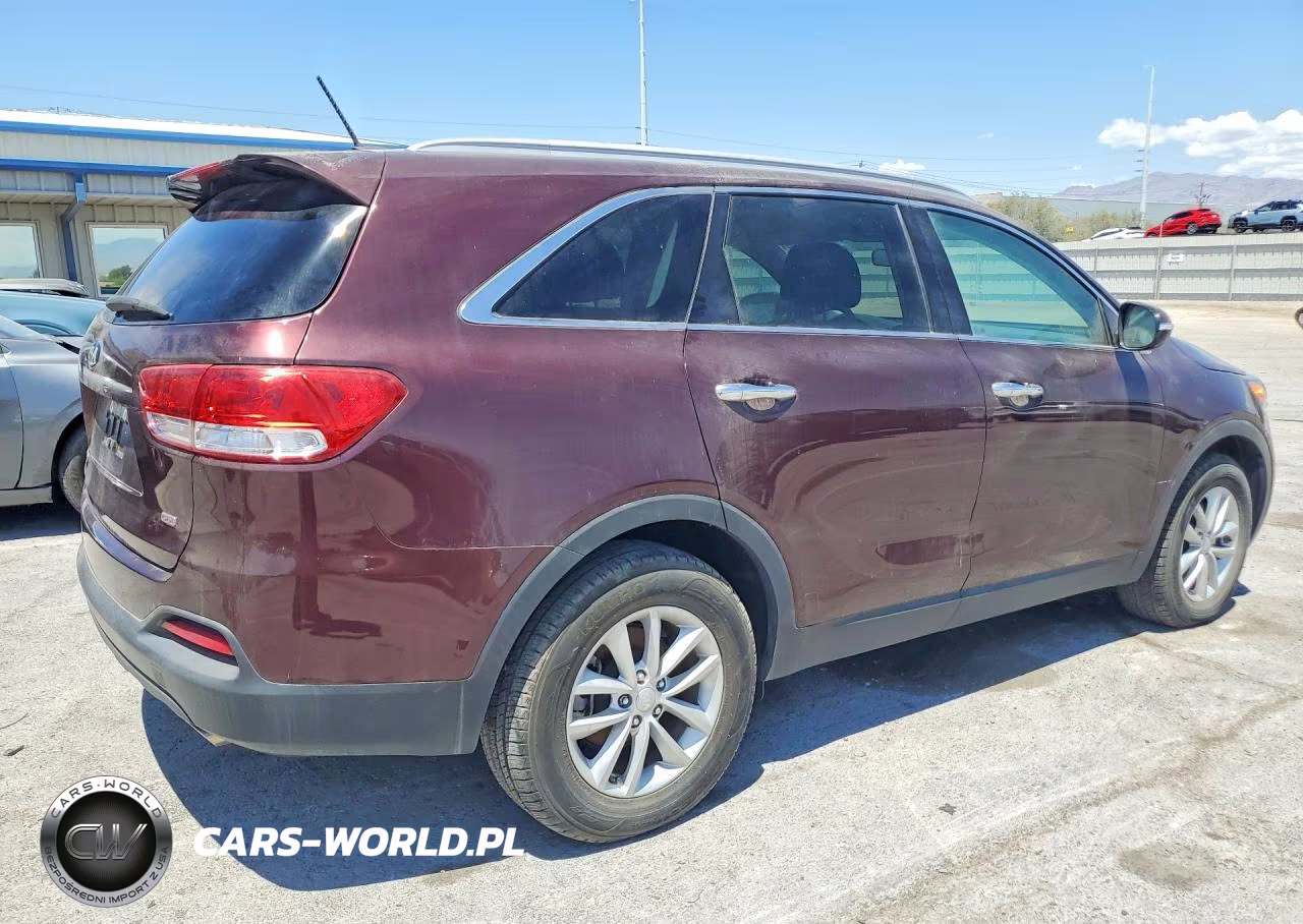 2017 Kia Sorento VIN:5XYPG4A38HG253485 - 3