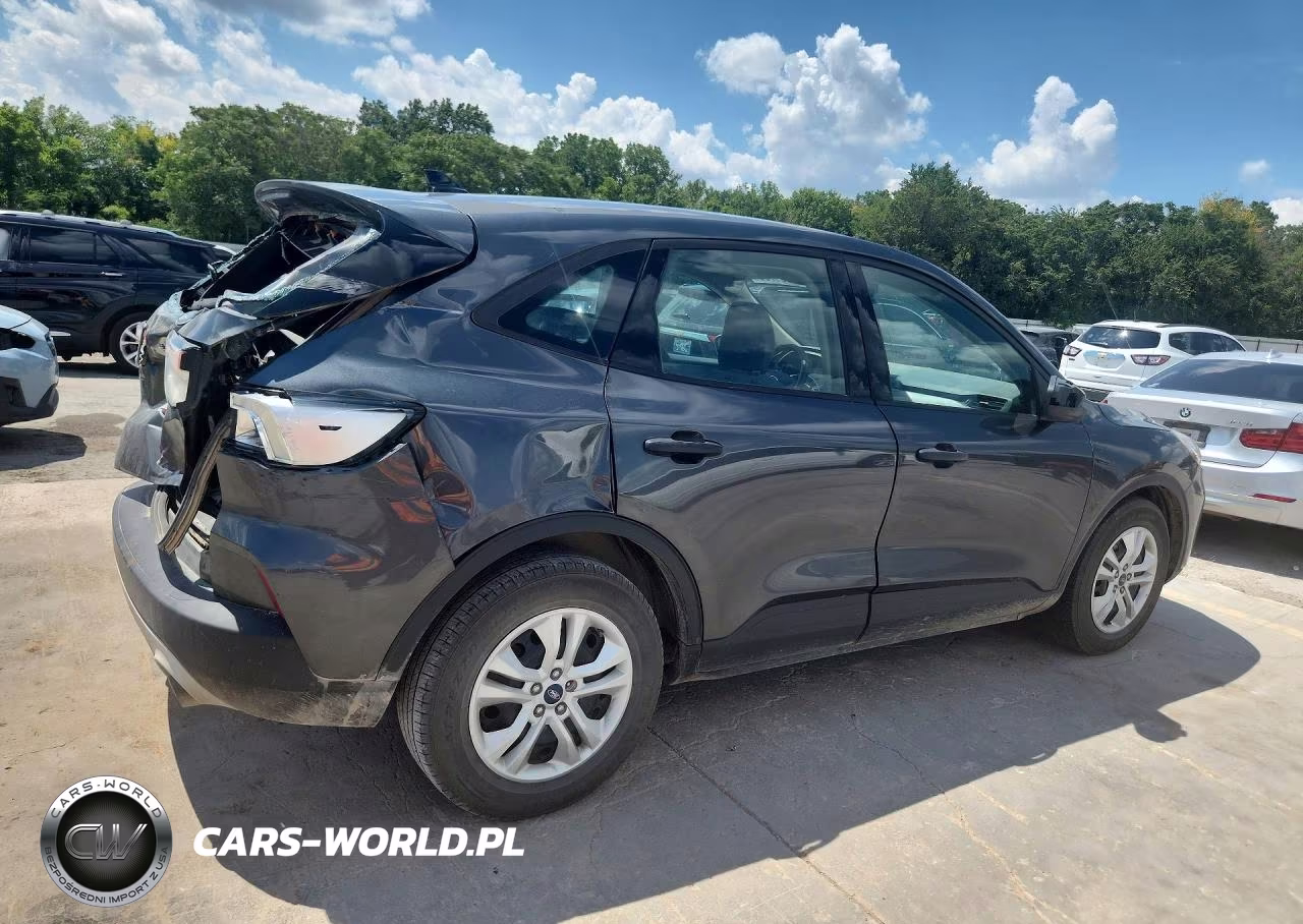 2020 Ford Escape S VIN:1FMCU0F6XLUA32623 - 3