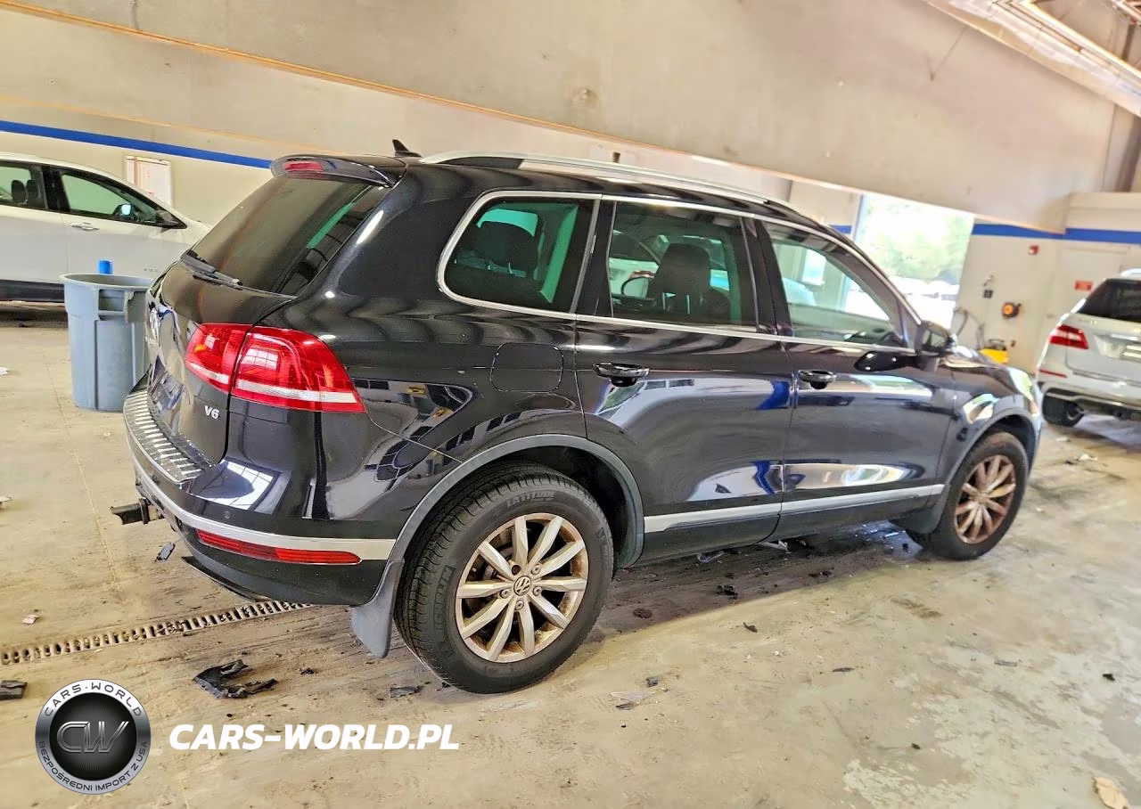 2016 Volkswagen Touareg Sport-Lux-Executive VIN:WVGEF9BP3GD012239 - 3