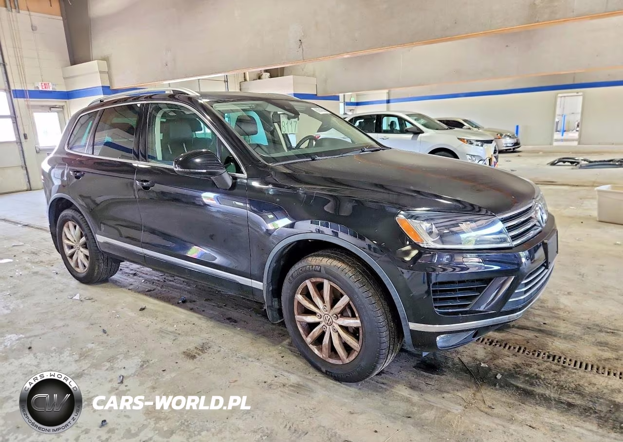 2016 Volkswagen Touareg Sport-Lux-Executive VIN:WVGEF9BP3GD012239 - 4