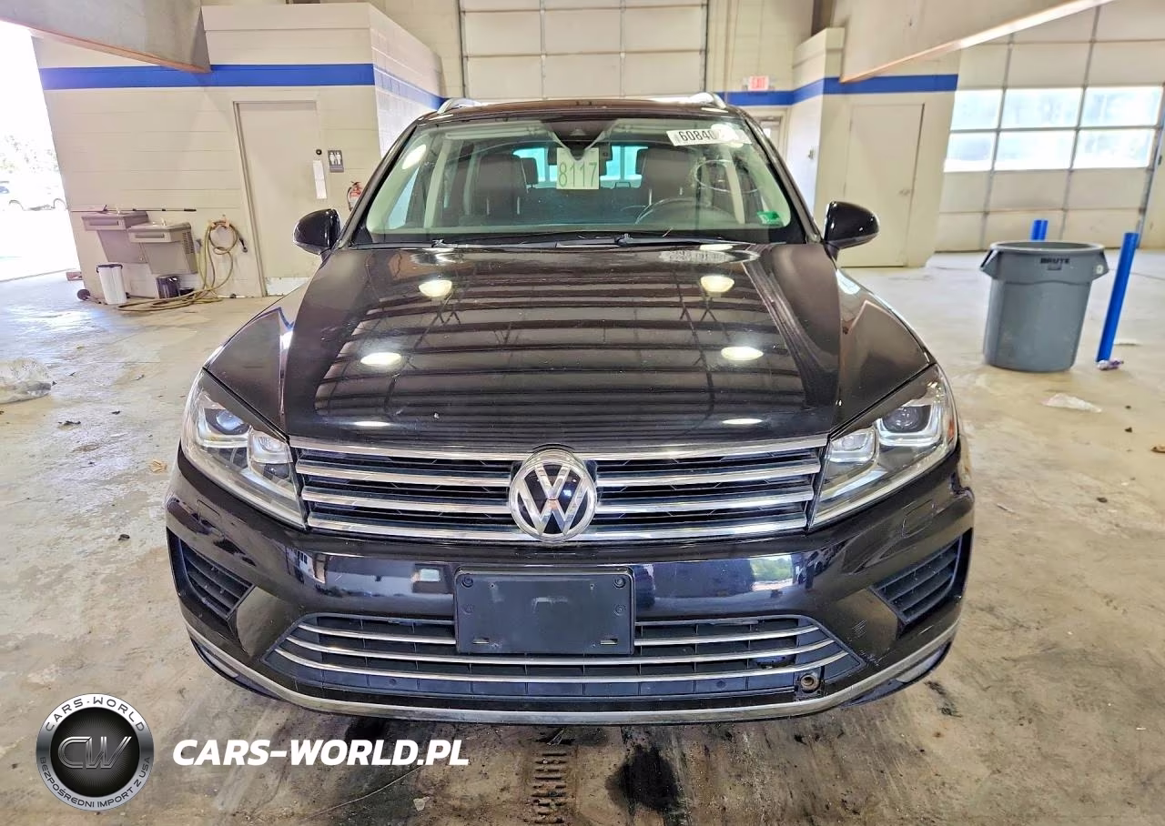 2016 Volkswagen Touareg Sport-Lux-Executive VIN:WVGEF9BP3GD012239 - 5