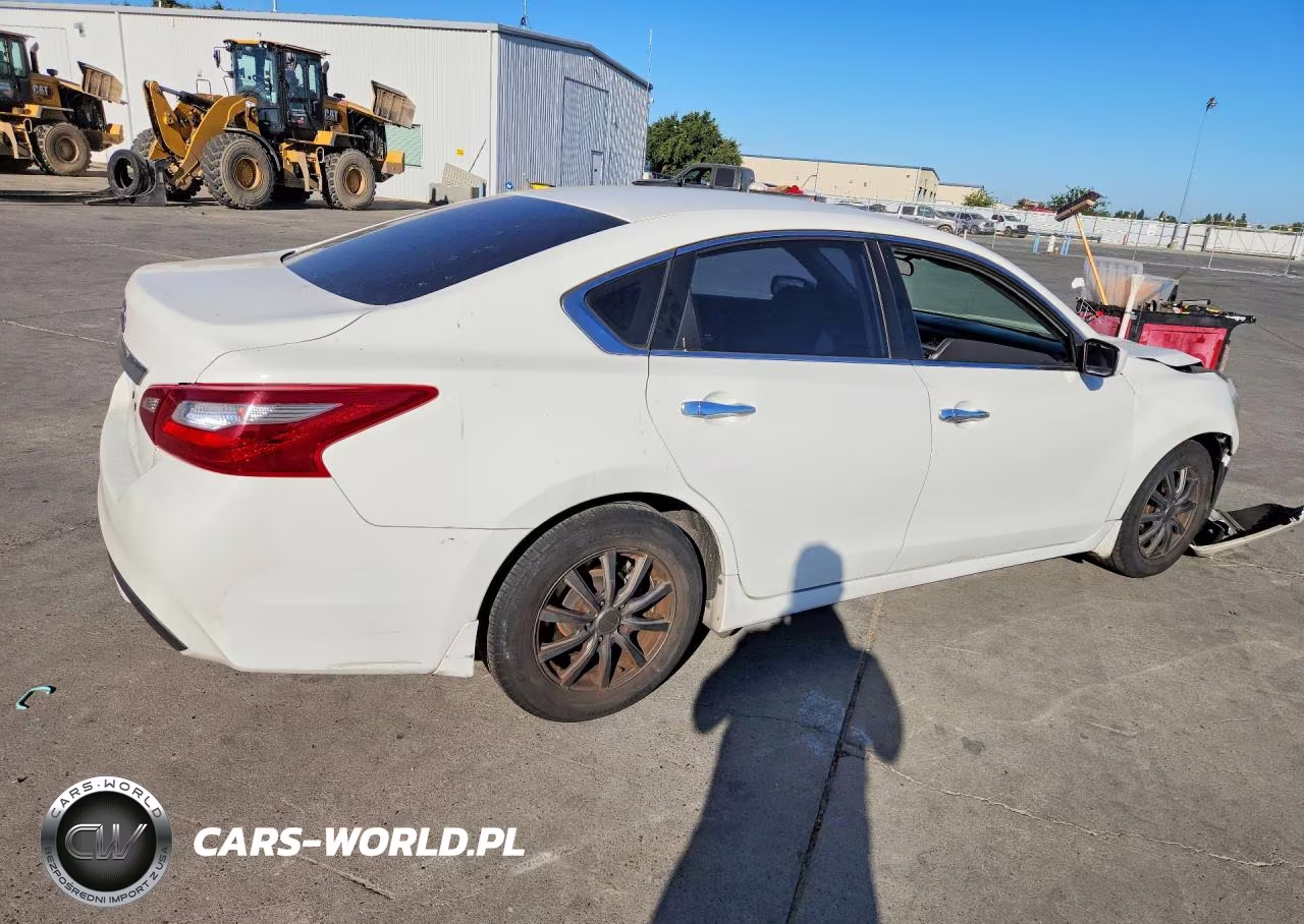 2018 Nissan Altima 2.5 S VIN:1N4AL3AP4JC128952 - 3