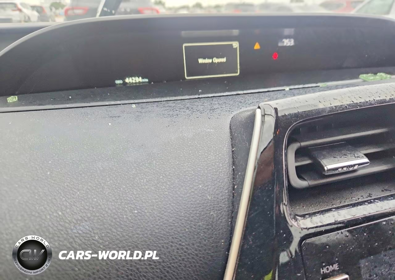 2021 Toyota Prius Le VIN:JTDKAMFU4M3145151 - 9