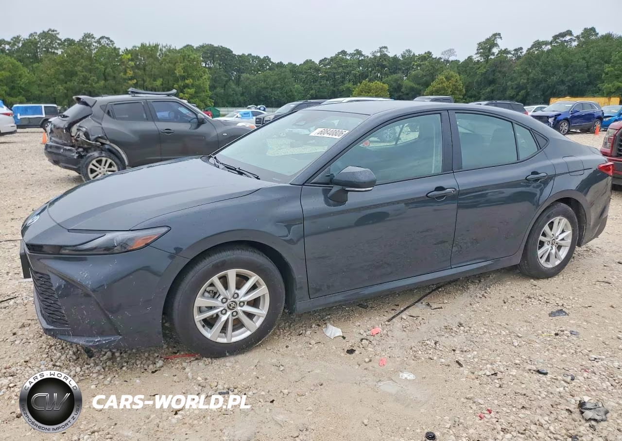 2025 Toyota Camry Le – zdjęcie 1 z 13
